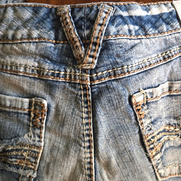 Maurices Distressed Blue Denim Shorts Juniors 3/4 Button Zip Cotton Stretch - Picture 15 of 16